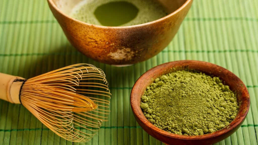 Uống rau diếp cá trị bệnh trĩ có thực sự hiệu quả?