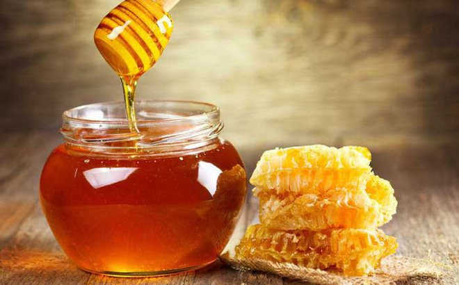 Đối với nam giới, những dưỡng chất có trong mật ong giúp tạo cơ và tăng khả năng sản sinh Testosterone.