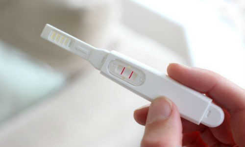 Dấu hiệu nhận biết có thai nhờ bơm tinh trùng vào tử cung