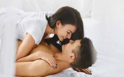 Chuyên gia giải đáp: Dùng tay chạm vào vùng kín có thai không?