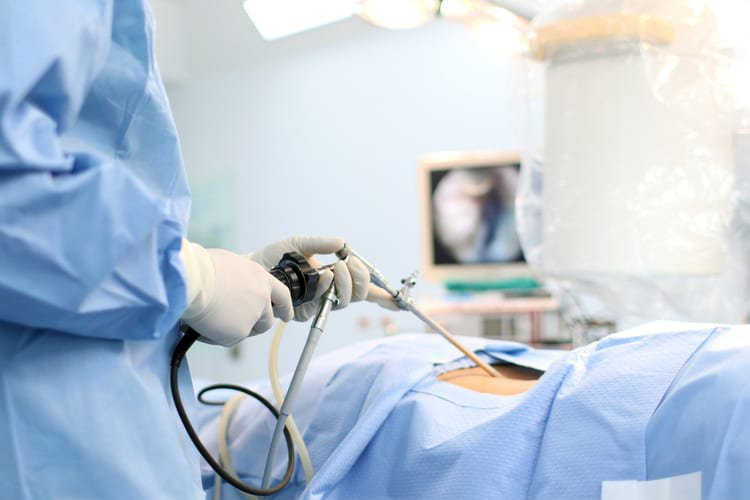Cách điều trị tắc ống dẫn trứng ngoại khoa 