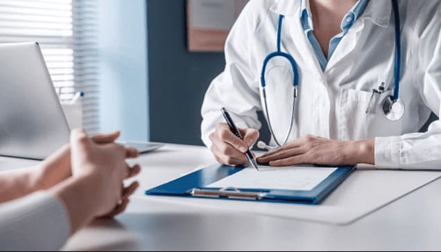 Điều trị đi ngoài ra máu nứt kẽ hậu môn bằng cách nào?